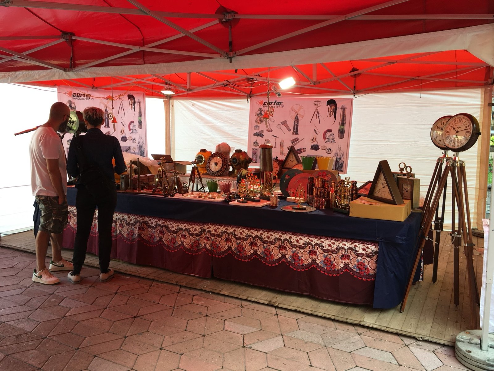 The full Carfar display stand