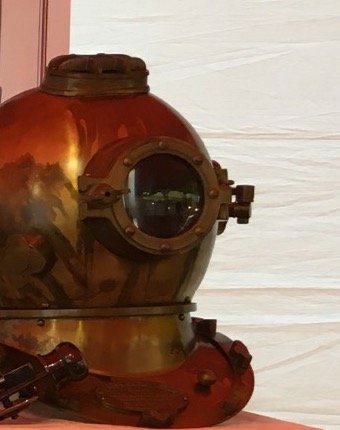Decorative diving helmet in antique brass finish